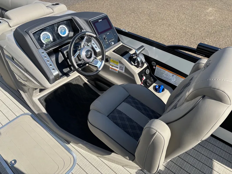 Slide: The Image of Barletta lusso 2022 - 10