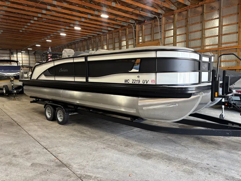 Slide: The Image of Barletta lusso 2022 - 15