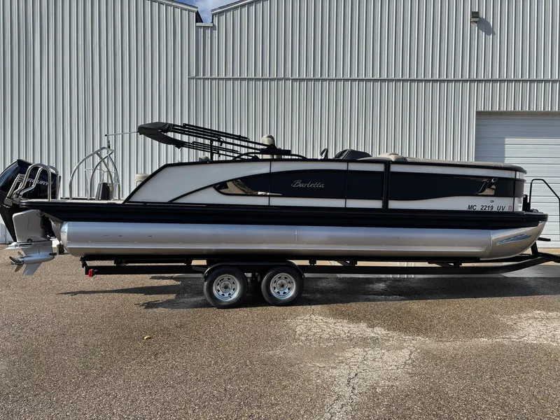 Slide: The Image of Barletta lusso 2022 - 3