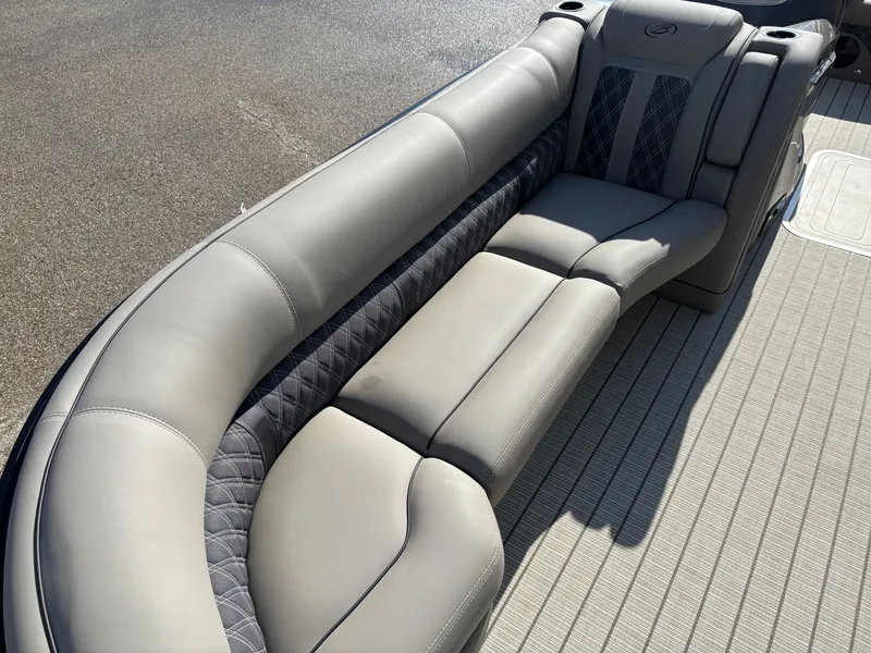 Slide: The Image of Barletta lusso 2022 - 5