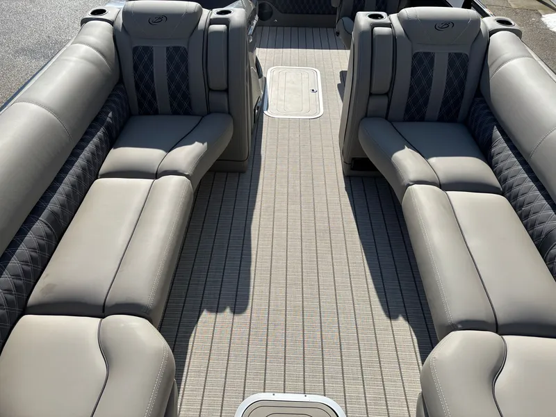 Slide: The Image of Barletta lusso 2022 - 7