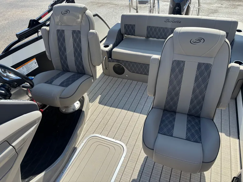 Slide: The Image of Barletta lusso 2022 - 8