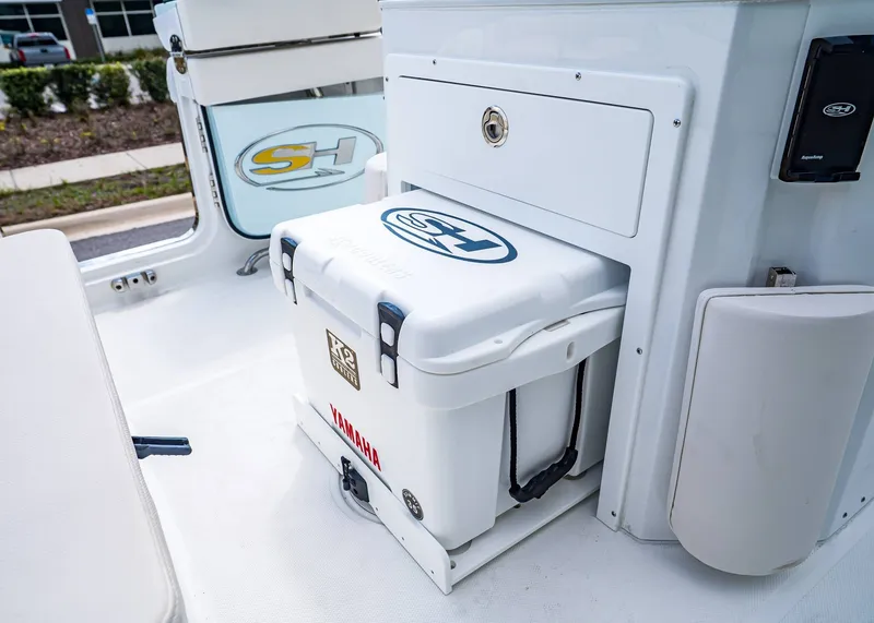 Slide: The Image of Sea Hunt Ultra 265 SE 2026 - 12