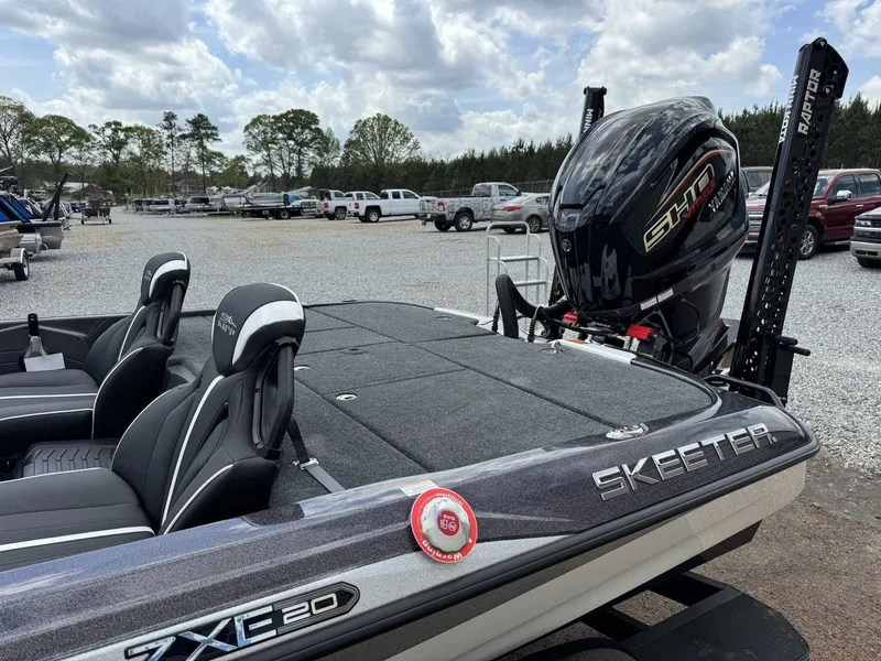 Slide: The Image of Skeeter ZXE20 ULTREX QUEST UPGRADE 2026 - 4