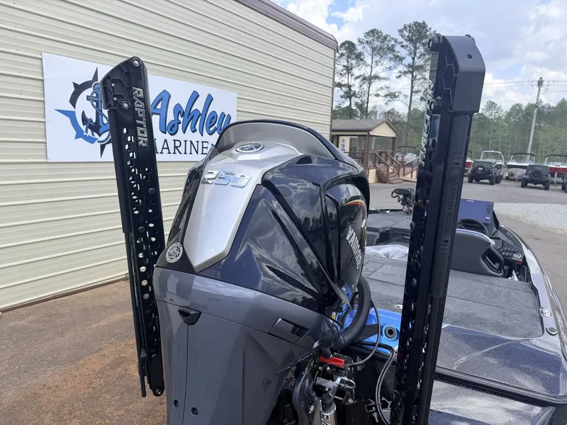 Slide: The Image of Skeeter ZXE20 ULTREX QUEST UPGRADE 2026 - 11