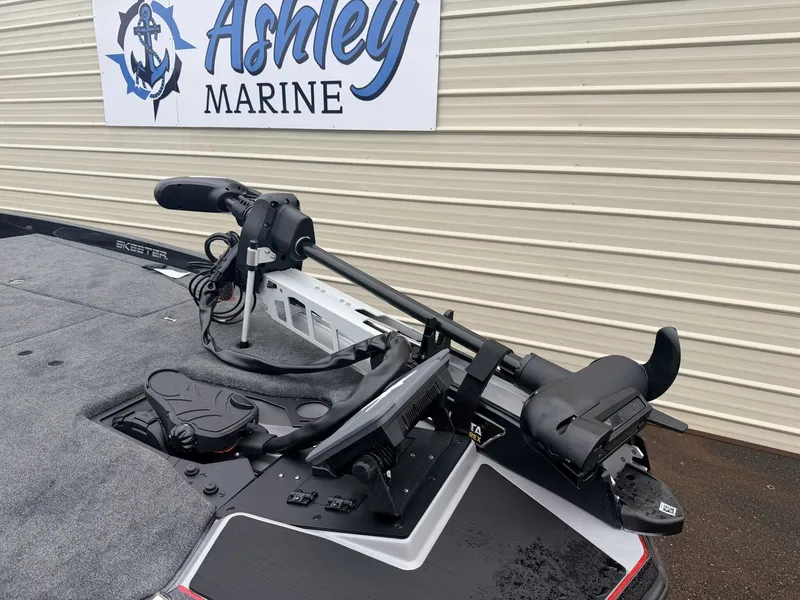 Slide: The Image of Skeeter ZXE20 ULTREX QUEST UPGRADE 2026 - 2