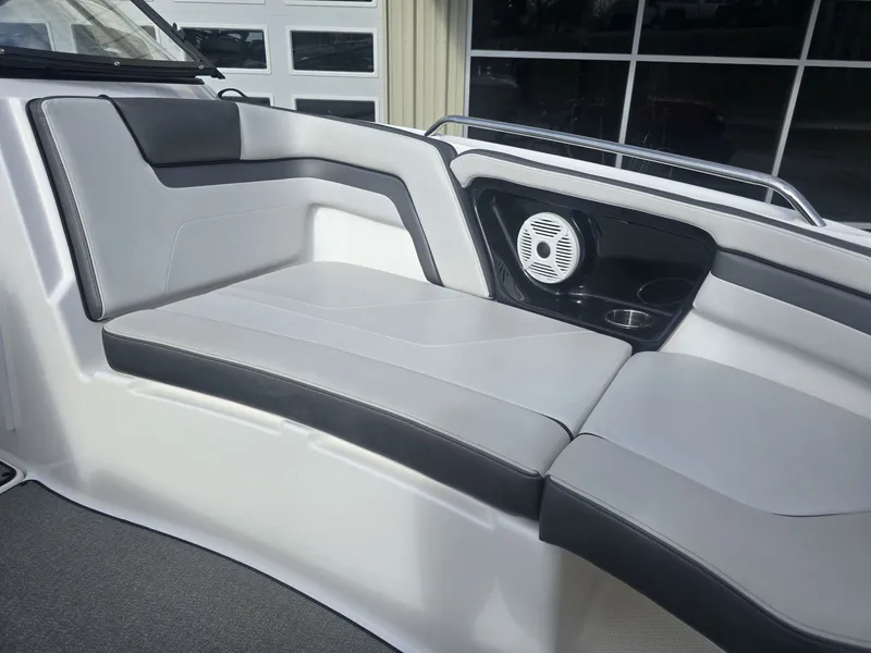 Slide: The Image of Yamaha AR240 2019 - 14