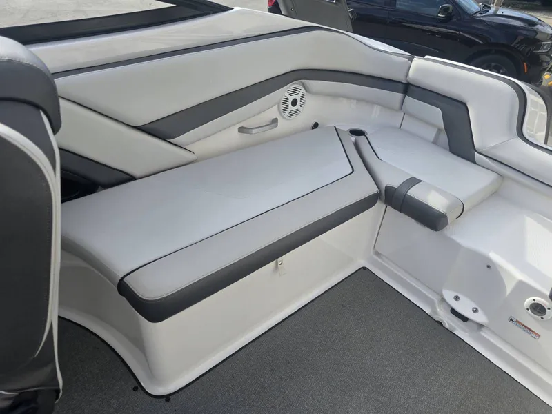 Slide: The Image of Yamaha AR240 2019 - 16