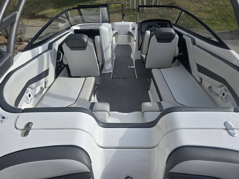 Slide: The Image of Yamaha AR240 2019 - 6