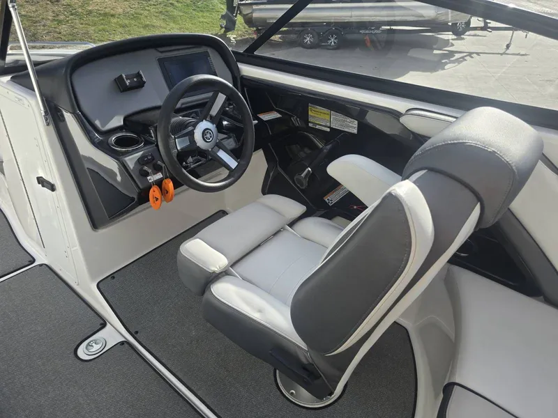 Slide: The Image of Yamaha AR240 2019 - 7