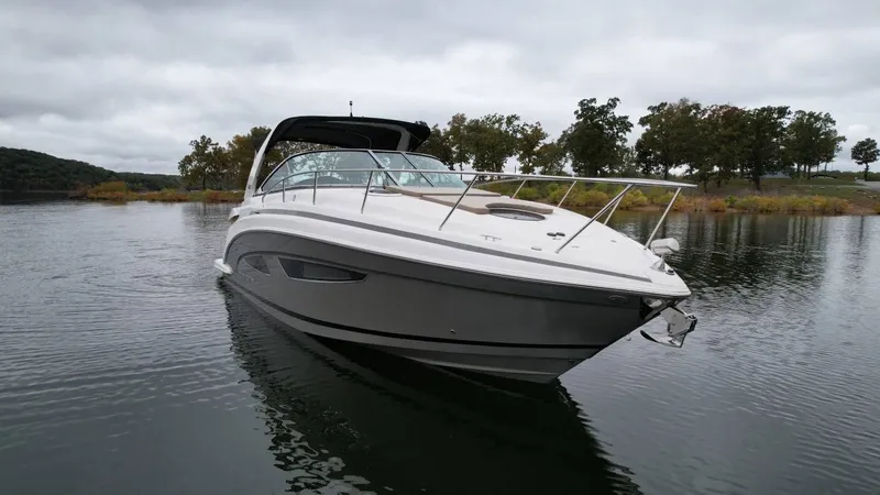 Slide: The Image of Regal 32 Express Cruiser 2015 - 10