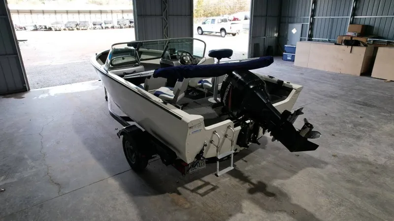 Slide: The Image of Lowe 185 Fishin' Machine 2010 - 12