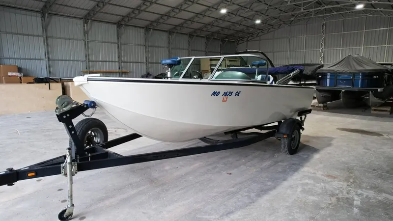 Slide: The Image of Lowe 185 Fishin' Machine 2010 - 13