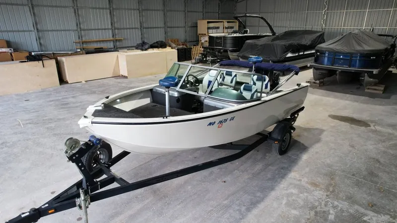 Slide: The Image of Lowe 185 Fishin' Machine 2010 - 14