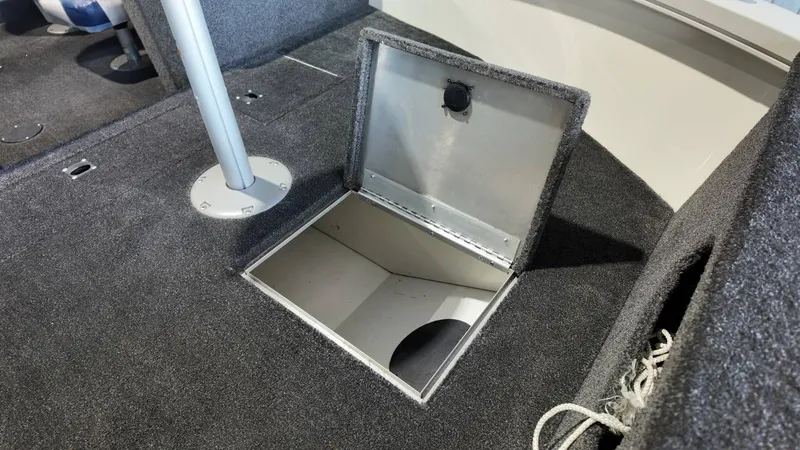 Slide: The Image of Lowe 185 Fishin' Machine 2010 - 21