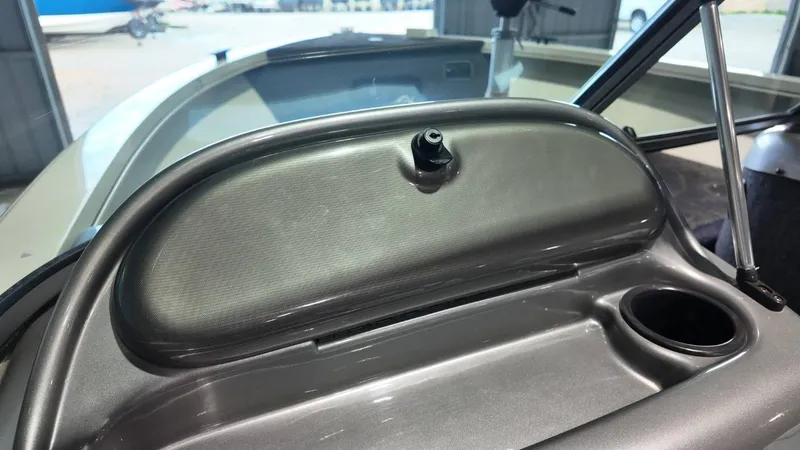 Slide: The Image of Lowe 185 Fishin' Machine 2010 - 35