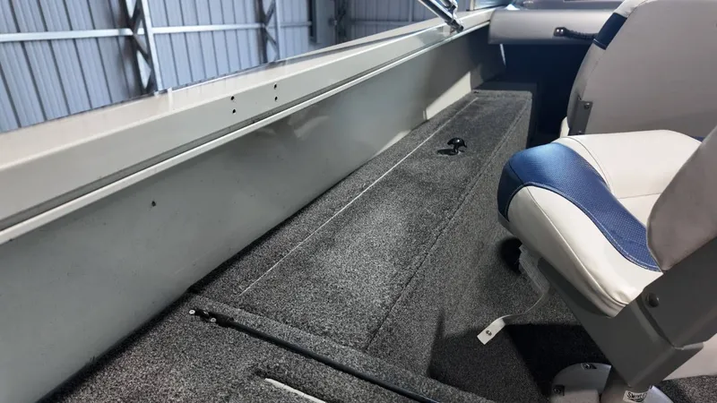 Slide: The Image of Lowe 185 Fishin' Machine 2010 - 37