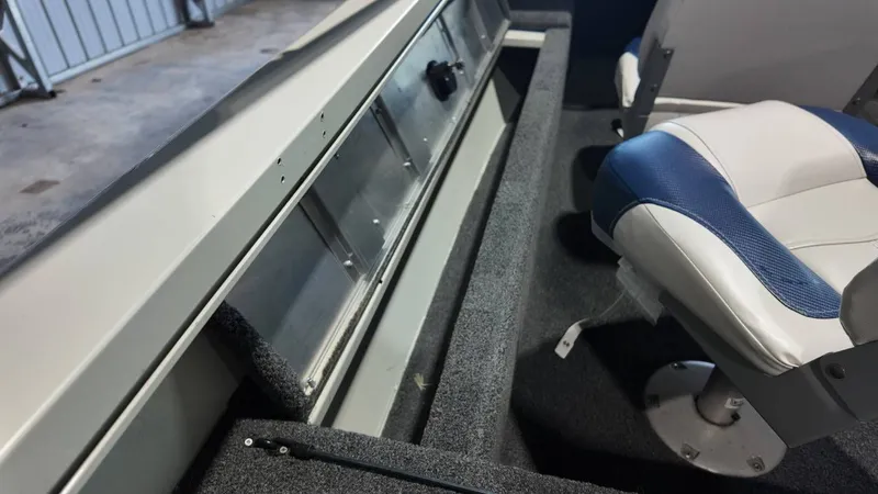 Slide: The Image of Lowe 185 Fishin' Machine 2010 - 38