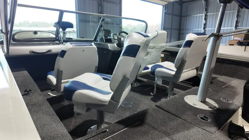 Slide: The Image of Lowe 185 Fishin' Machine 2010 - 39