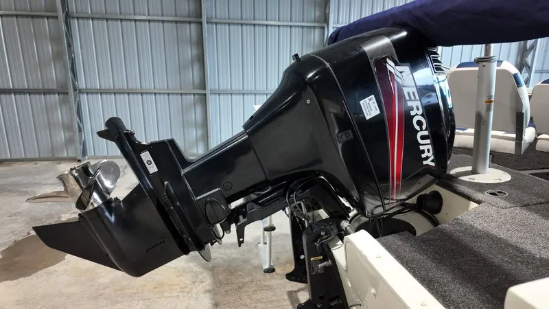 Slide: The Image of Lowe 185 Fishin' Machine 2010 - 4