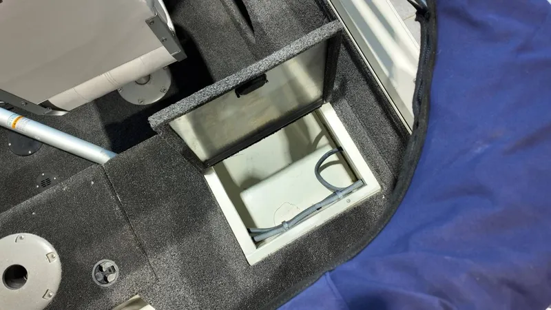 Slide: The Image of Lowe 185 Fishin' Machine 2010 - 40