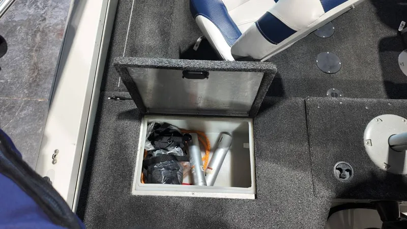 Slide: The Image of Lowe 185 Fishin' Machine 2010 - 42