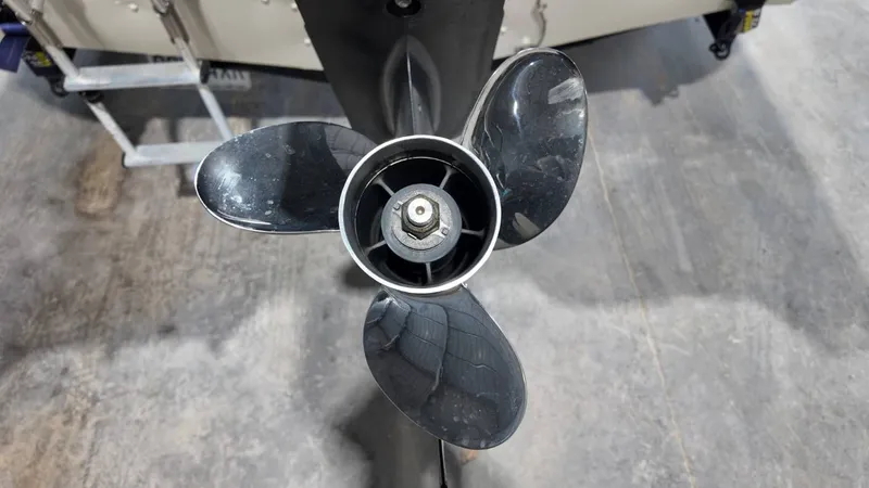 Slide: The Image of Lowe 185 Fishin' Machine 2010 - 6