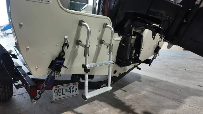 Slide: The Image of Lowe 185 Fishin' Machine 2010 - 9