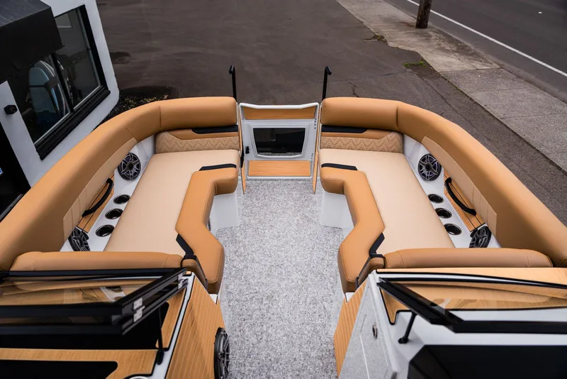 Slide: The Image of Revel Boats RS25 2026 - 12