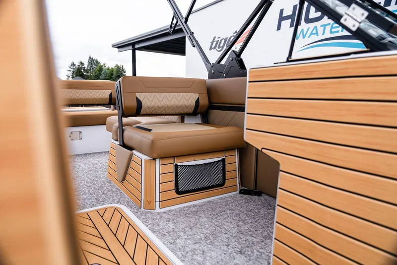 Slide: The Image of Revel Boats RS25 2026 - 16