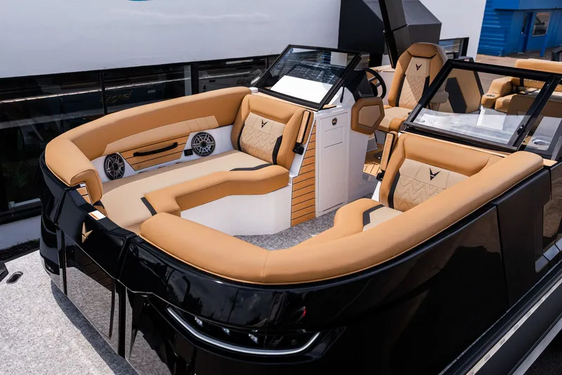 Slide: The Image of Revel Boats RS25L Midnight Eclipse 2026 - 11