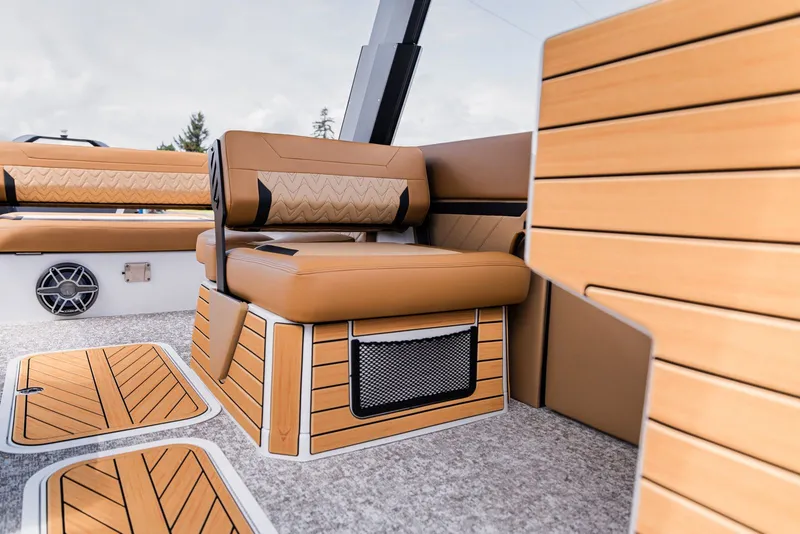 Slide: The Image of Revel Boats RS25L Midnight Eclipse 2026 - 18