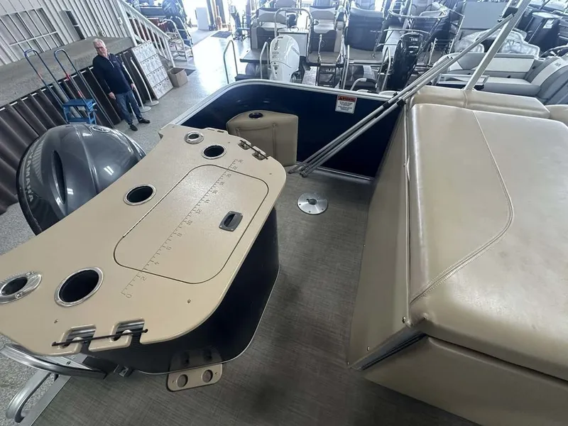 Slide: The Image of Bennington 22SSX 2017 - 15