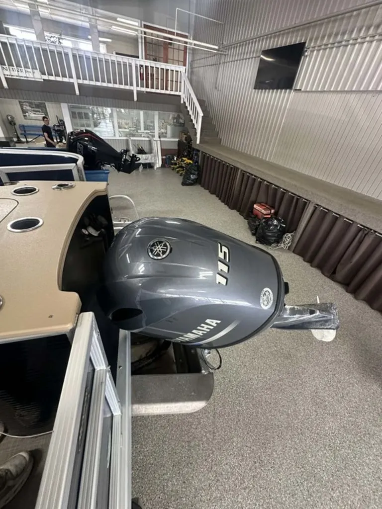 Slide: The Image of Bennington 22SSX 2017 - 16