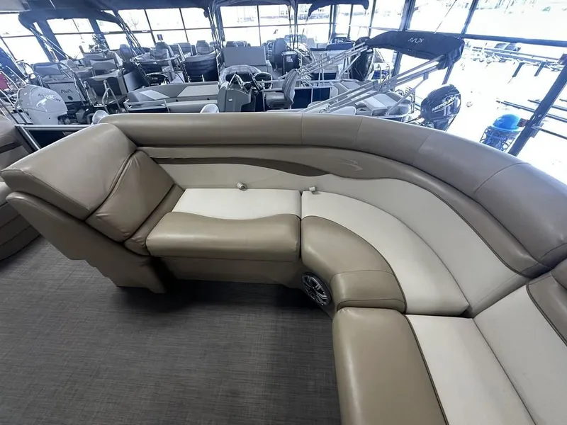 Slide: The Image of Bennington 22SSX 2017 - 6