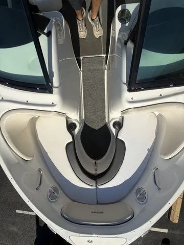 Slide: The Image of Sea Ray 205 2013 - 11