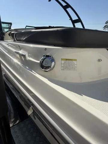 Slide: The Image of Sea Ray 205 2013 - 14