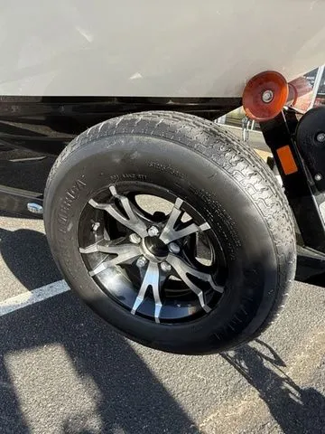 Slide: The Image of Sea Ray 205 2013 - 15