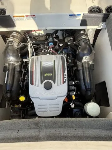 Slide: The Image of Sea Ray 205 2013 - 16