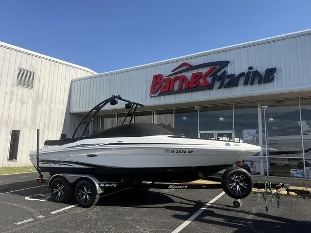 Slide: The Image of Sea Ray 205 2013 - 2