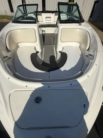 Slide: The Image of Sea Ray 205 2013 - 5