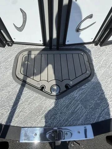 Slide: The Image of JC Manufacturing Swingback Sport 25 HTH 2026 - 14