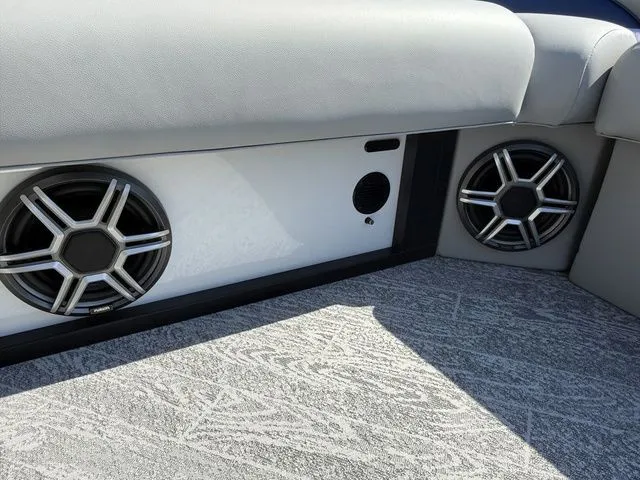 Slide: The Image of JC Manufacturing Swingback Sport 25 HTH 2026 - 17