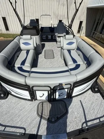 Slide: The Image of JC Manufacturing Swingback Sport 25 HTH 2026 - 4