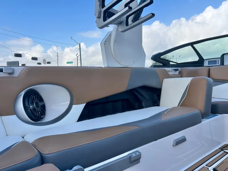 Slide: The Image of Supra SL 400 2020 - 13