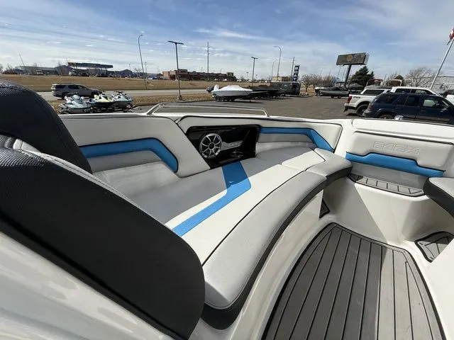 Slide: The Image of Yamaha 242X E-Series 2018 - 20