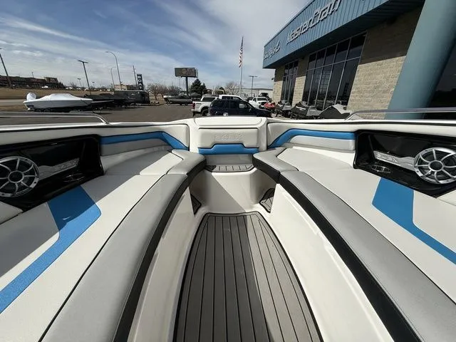 Slide: The Image of Yamaha 242X E-Series 2018 - 21