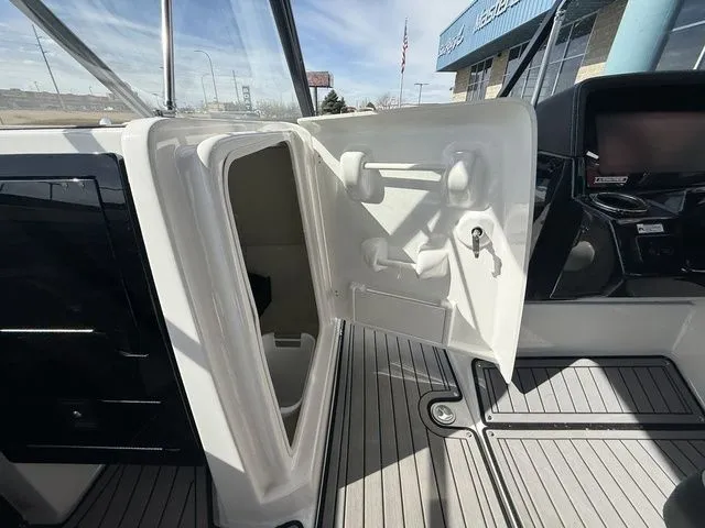 Slide: The Image of Yamaha 242X E-Series 2018 - 26