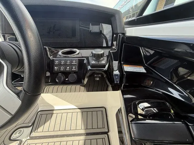 Slide: The Image of Yamaha 242X E-Series 2018 - 29