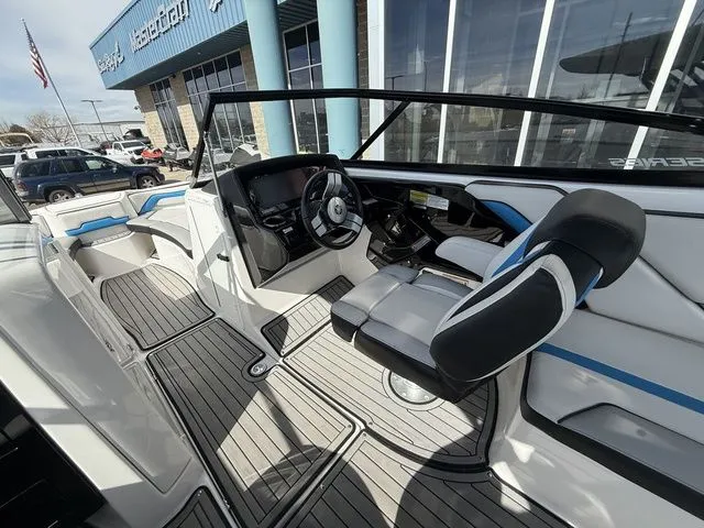 Slide: The Image of Yamaha 242X E-Series 2018 - 33